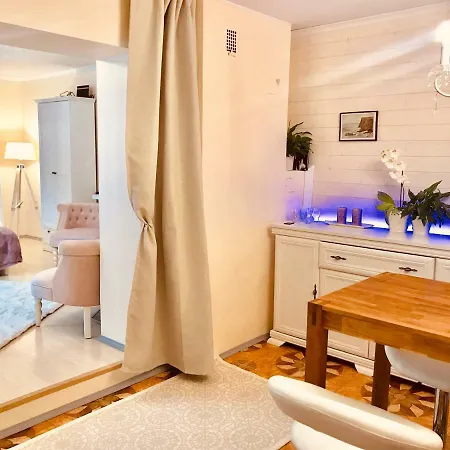 Cozy Free Parking Апартаменты *